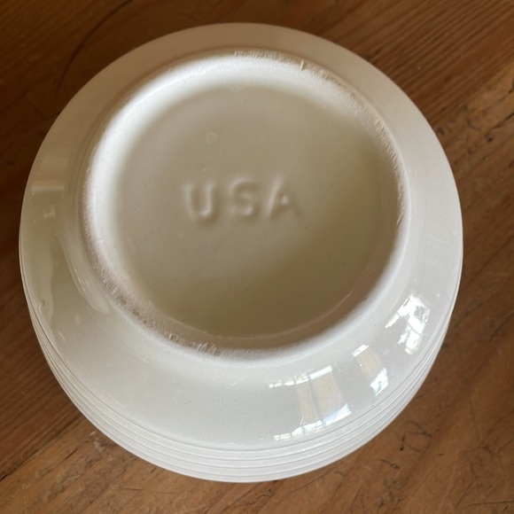 Three Vintage USA Pottery Bowls - Picture 5 of 11